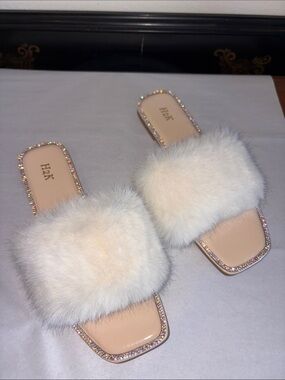 slides with white faux fur and rhinestones